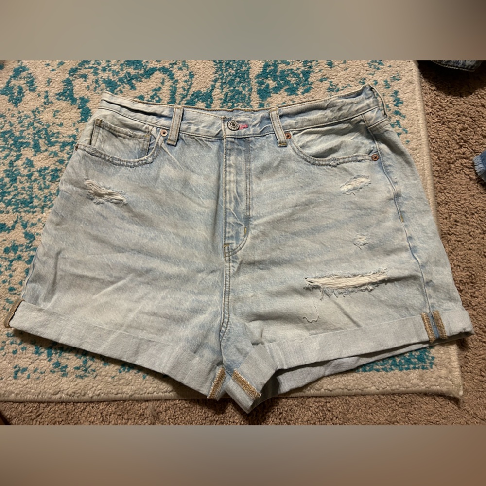 US 10 Pride Embroidered Light Wash Denim Shorts | American Eagle